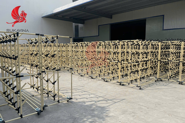 Xe đẩy hàng lắp ráp có giá treo thiết kế chuyên dụng cho các nhà xưởng 